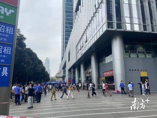 南方+ 梁钜聪 拍摄