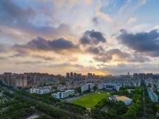 把疫情防控摆在首位落到实处！找准突破口推动小镇干出大事业