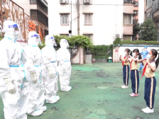 视频｜校园核酸检测高效进行，禅城学子快闪致谢医护人员