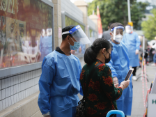 深圳：除封控管控区外，对赴医院看病的市民一律放行