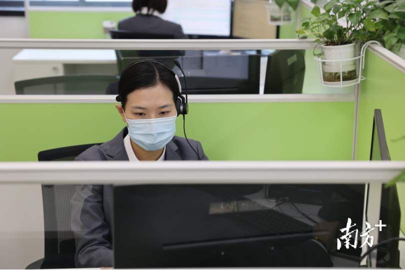 12345热线心理咨询专席已为67位群众有效应对疫情带来的心理困扰。