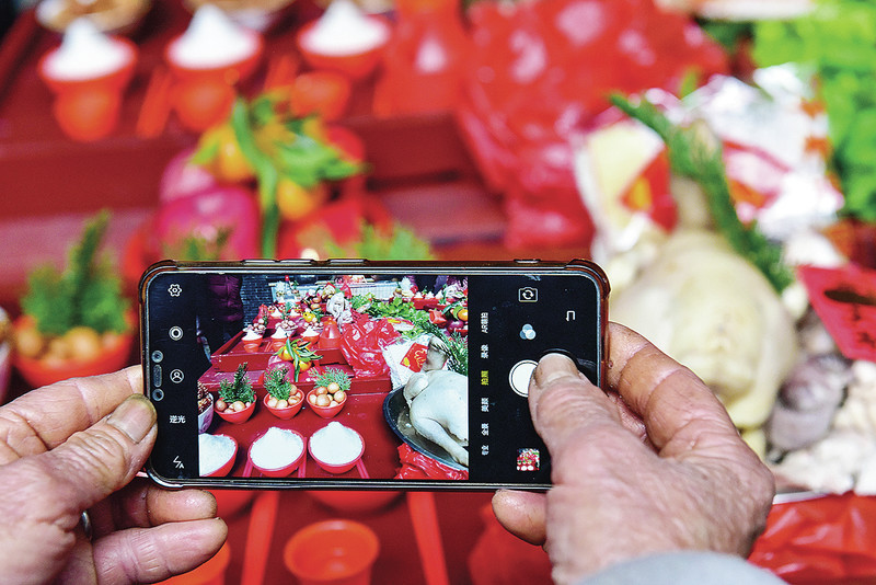 留影(高要腰岗村) 梁桂高 摄 留影(高要腰岗村) 梁桂高 摄