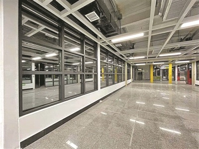 图为广州地铁西塱站新换乘通道。李天研 李国荣 摄