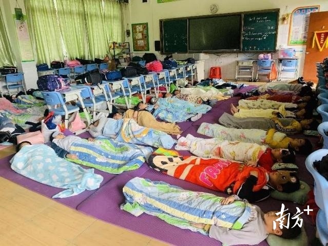 伦教街道全力提升学生午休环境。