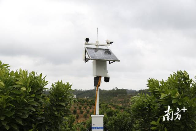多功能气象站。