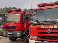 南方视频 | 救援人员高速路口集结，准备投入飞机失事救援