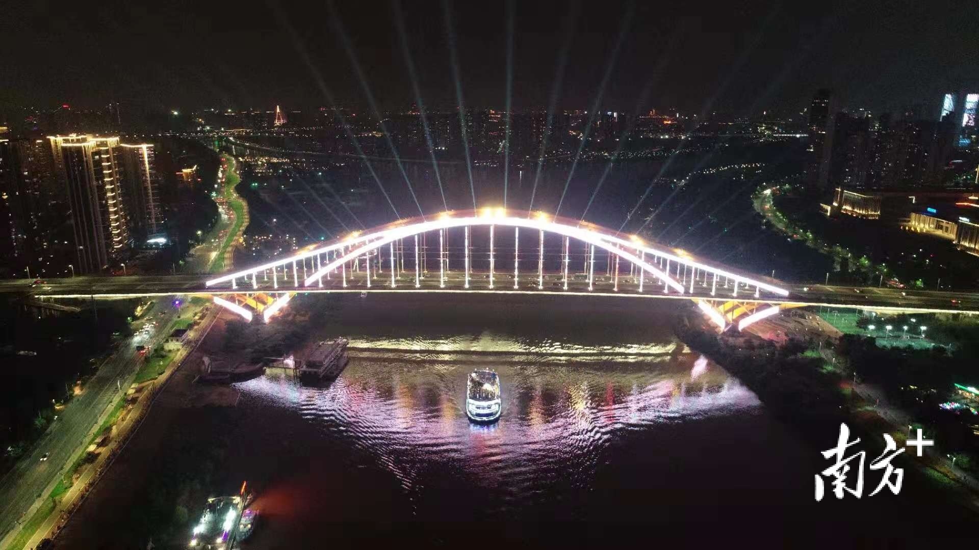 “十四五”期间,佛山将繁荣发展夜间文旅经济。戴嘉信 摄 “十四五”期间,佛山将繁荣发展夜间文旅经济。戴嘉信 摄