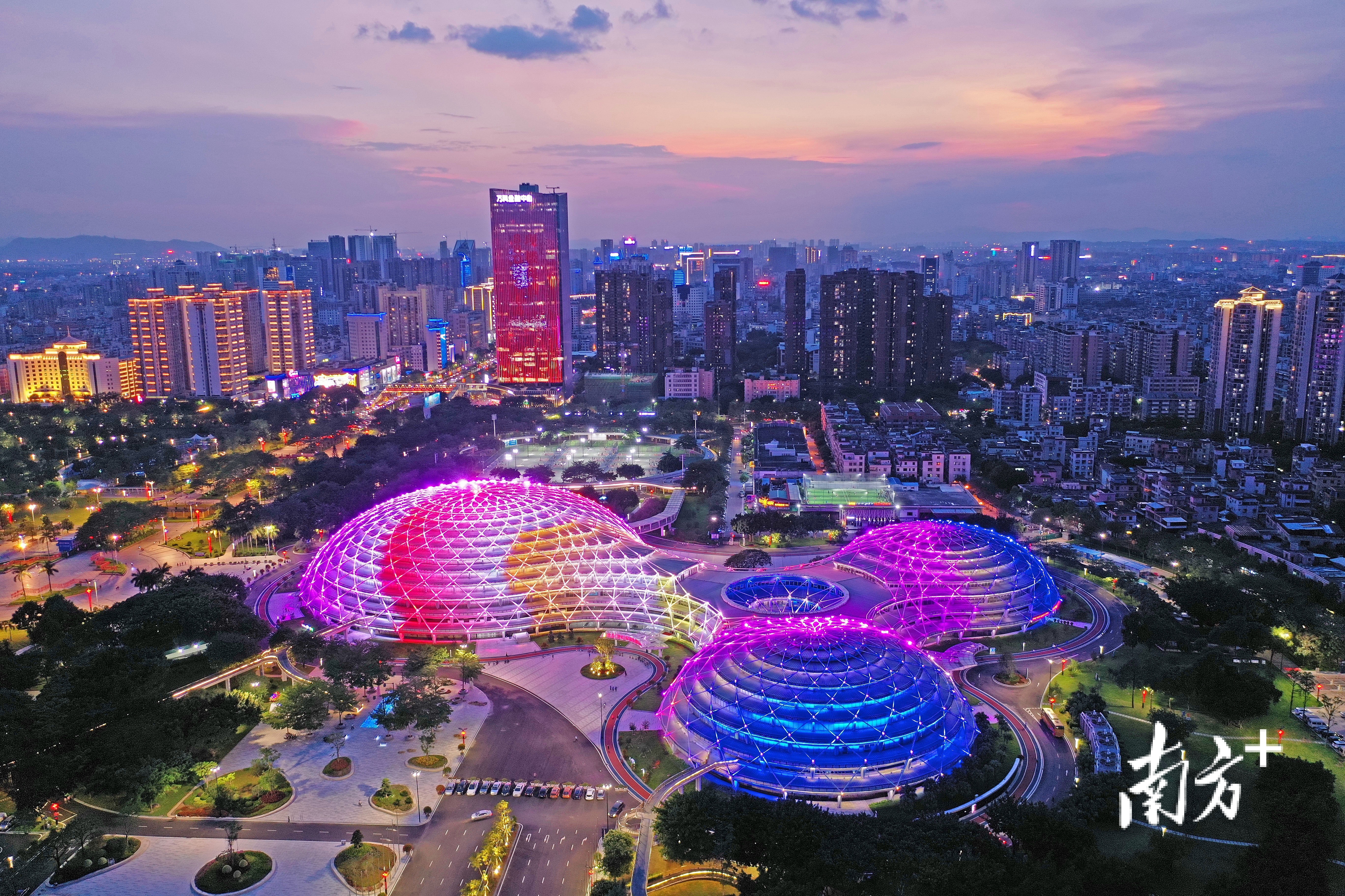 佛山还将完善公共文化服务,提升公共文化服务新品质。戴嘉信 摄 佛山还将完善公共文化服务,提升公共文化服务新品质。戴嘉信 摄