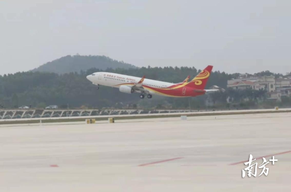 湛江吴川机场首个航班起飞。 湛江吴川机场首个航班起飞。