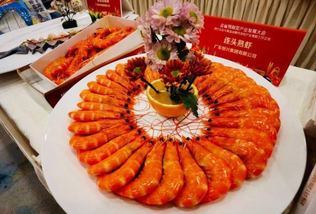 网红预制菜“连头熟虾”新鲜来袭 图/羊城晚报 许悦