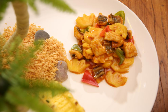 菠萝咕噜金鲳鱼