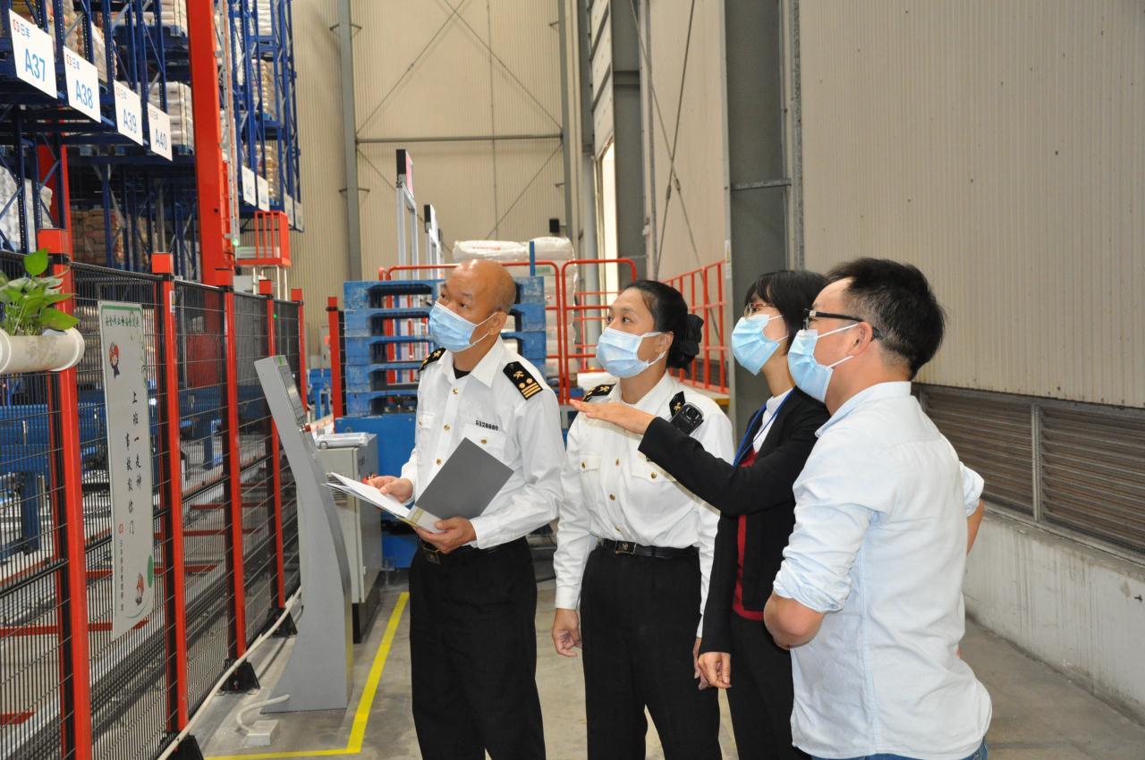 佛山海关驻三水办事处关员到企业开展调研。 佛山海关驻三水办事处关员到企业开展调研。