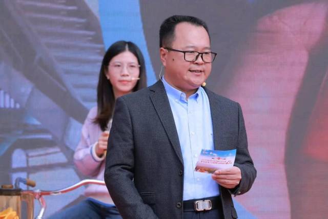 梅州市飛龍果業(yè)有限公司負責人陳俊平