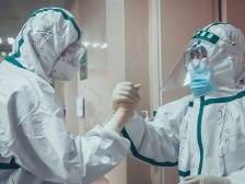 广东多地医护人员坚守疫情防控一线，冲锋在前，他们义无反顾