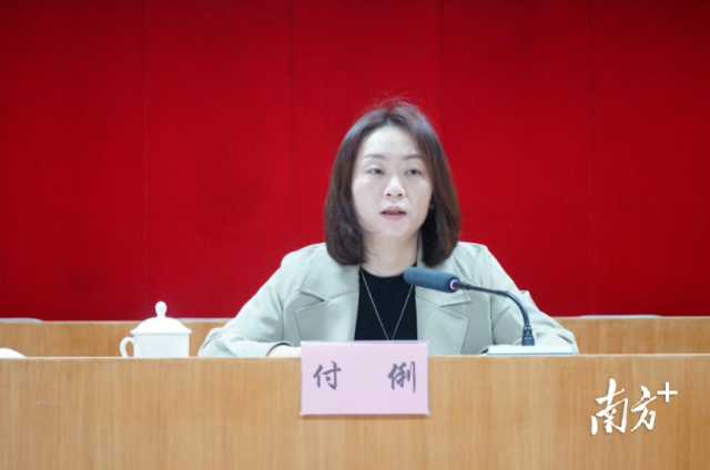 罗坑镇党委书记付俐。