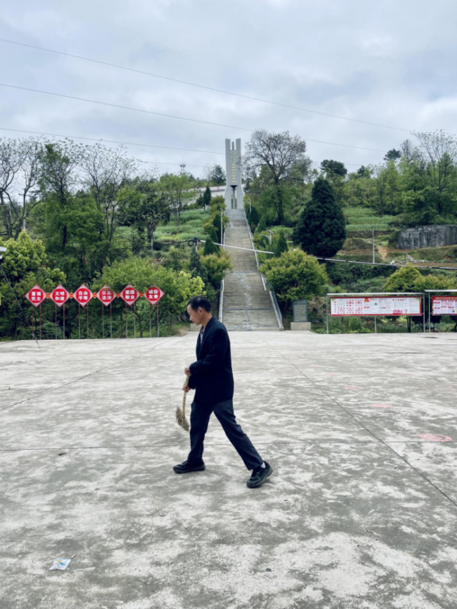 南农晨读｜民政部：中高风险地区暂停集中祭扫等集体性活动