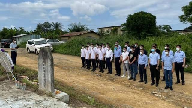 他长眠非洲45年！清明时节，中山医生为援非先辈祭扫