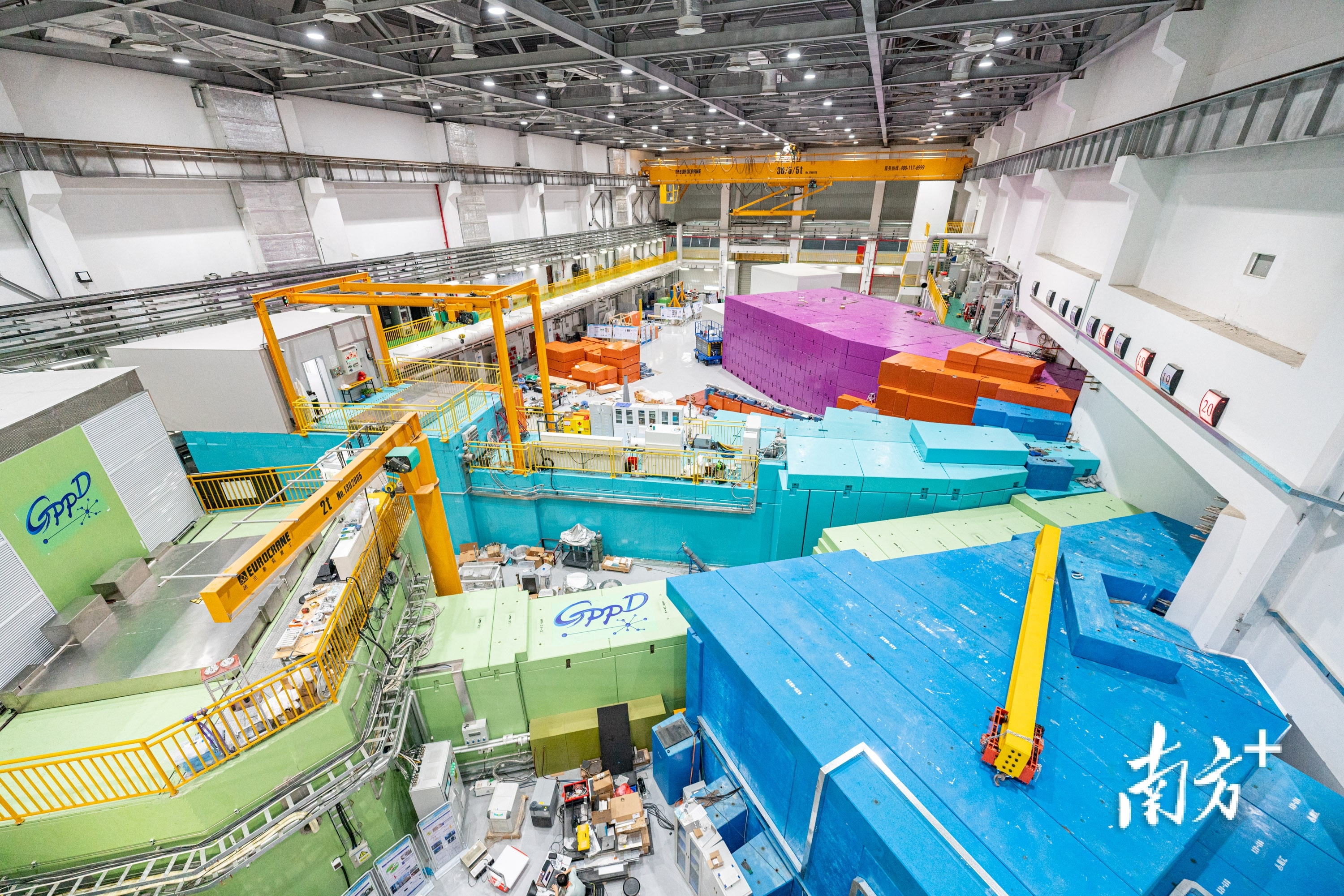 散裂中子源靶站谱仪大厅。黄政正 摄