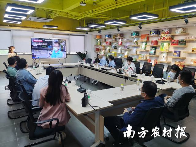 广东省现代农业产业园联盟与淘菜菜选品对接会在广东省乡村振兴文化服务产业园短视频直播基地召开。