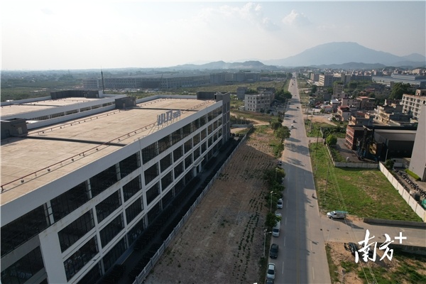 南方+ 王昌辉 拍摄