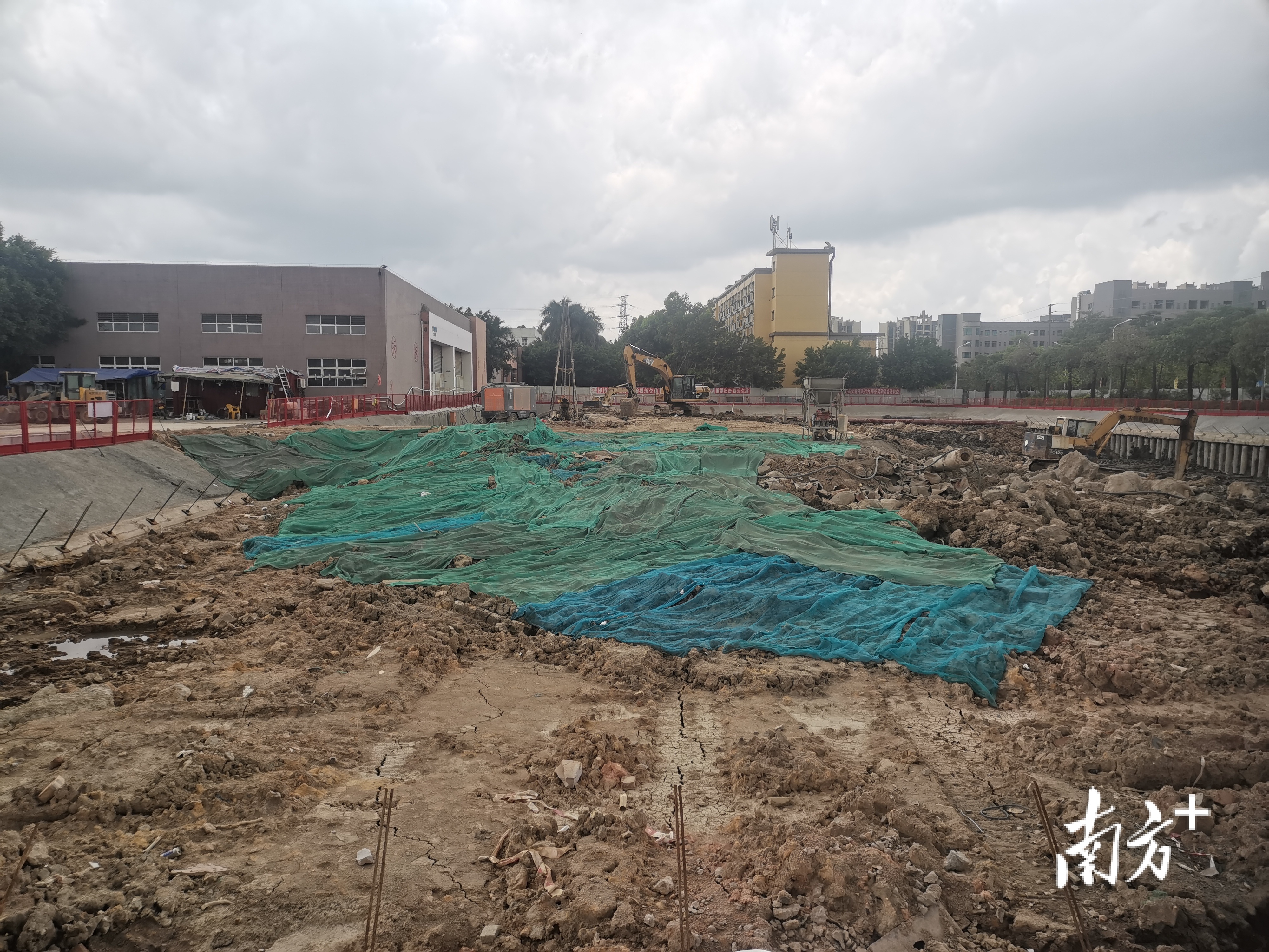 中深智谷项目已完成一期拆除工程30亩，并同步开展二期拆除工程。南方+杨慧荣 摄