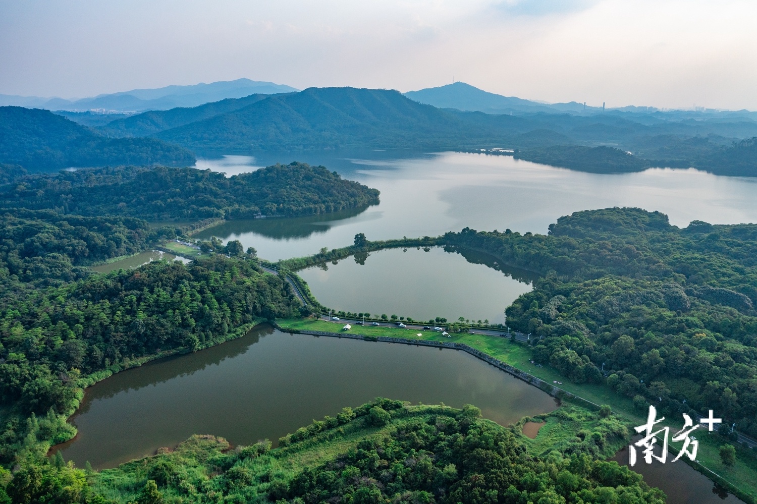 无  南方+ 刘远忠 拍摄