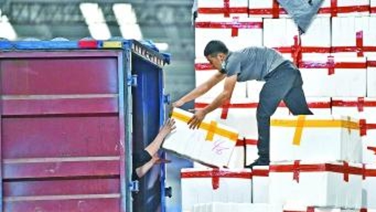 南方深读｜货车司机在佛山：我被隔离的一周