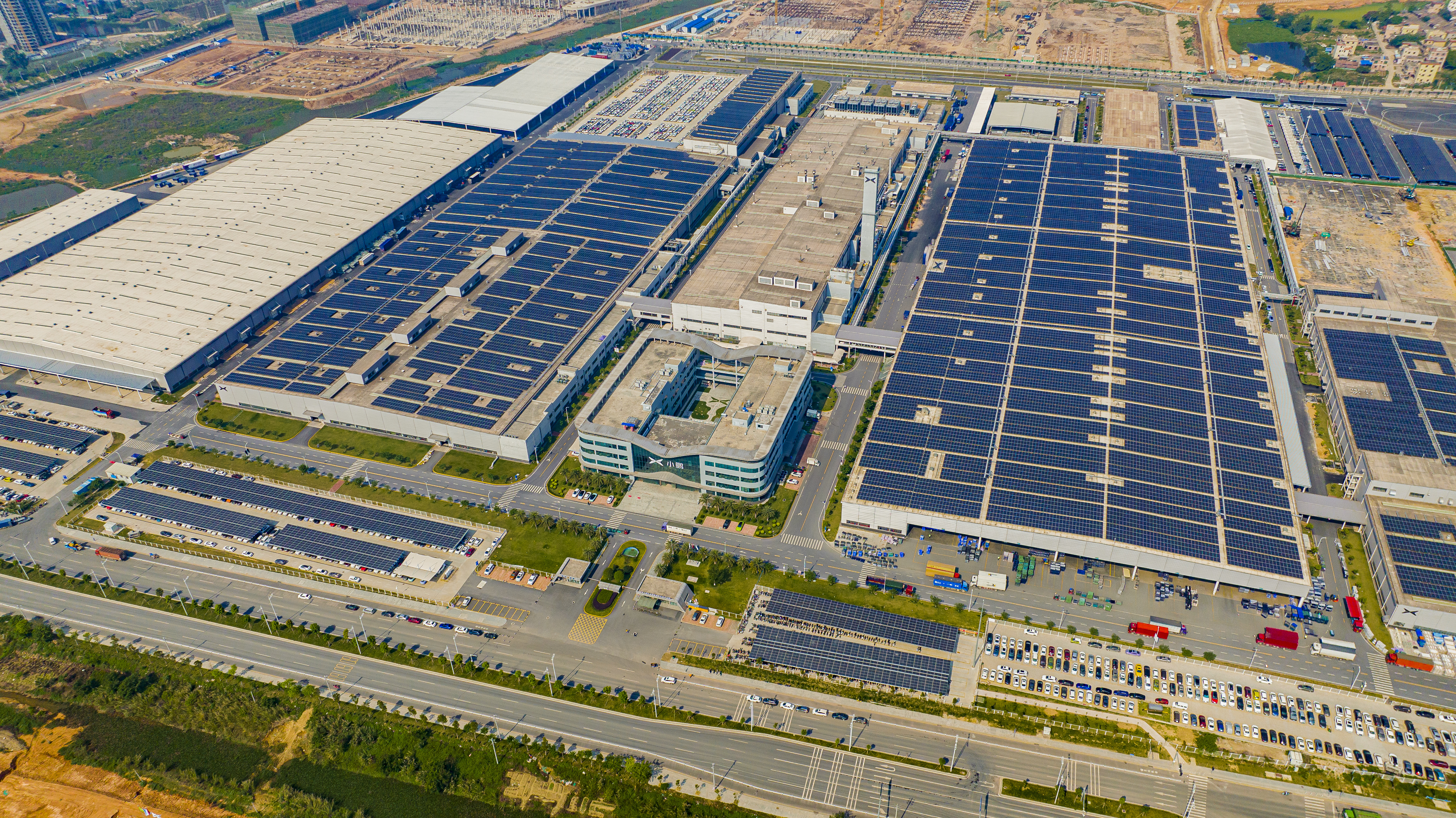 小鹏汽车肇庆基地分布式光伏项目每年发电量约200万千瓦时。王振宇 摄 小鹏汽车肇庆基地分布式光伏项目每年发电量约200万千瓦时。王振宇 摄