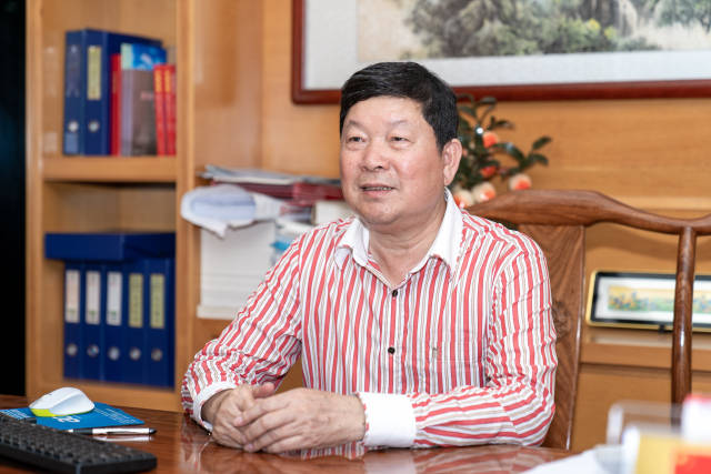 雷州覃斗芒果协会现任会长刘定