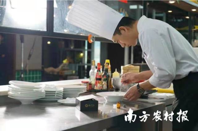 厨师研发菌菇预制菜产品