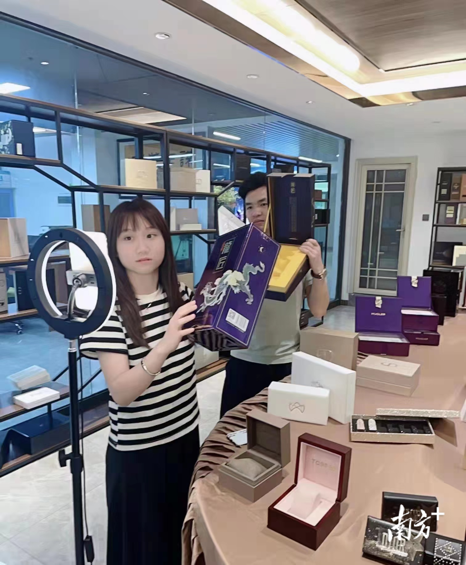 莞企航丰包装科技有限公司正在为线上的全球客户推荐企业的产品。