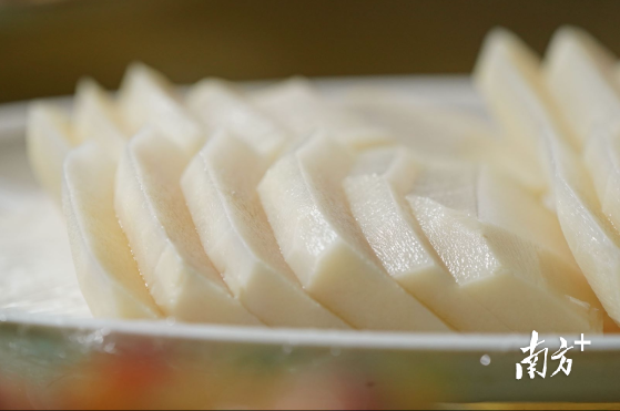 吊丝丹笋。戴嘉信摄