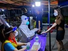 社工牵手志愿者，当起疫情防控“北斗星”