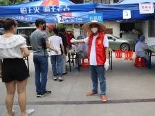 新360行·疫中人|骑手和社区志愿者都缺人，他怎么选？