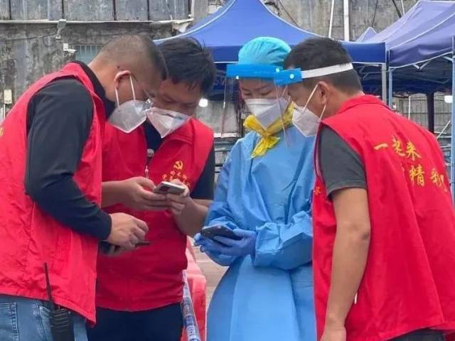 我的抗疫故事 | 他们是白云均禾街核酸采样一线的最美身影