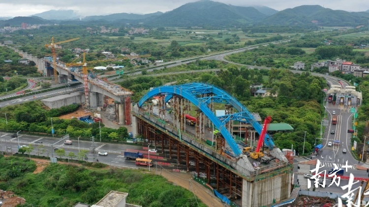 南方+ 王昌辉 制图