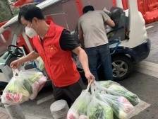 广州白云管控区里，这对夫妻变身抗疫“黄金搭档”