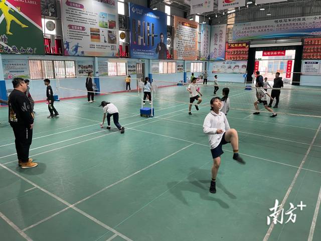毽球培训从青少年抓起。