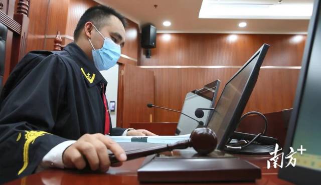 肇庆市端州区人民法院立案庭审判员、一级法官陈晓文。