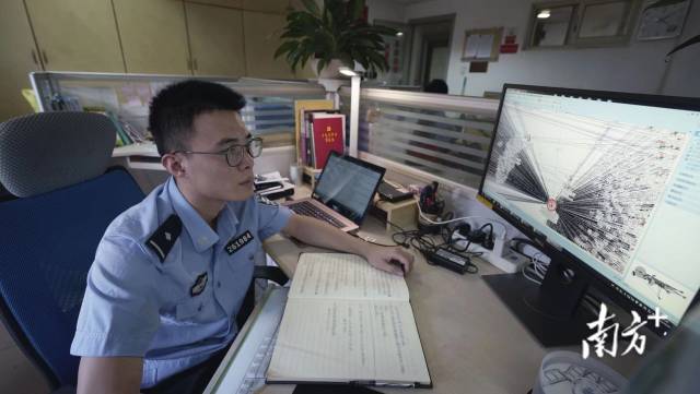 揭阳市公安局刑警支队新型犯罪侦查大队副大队长杨承耿。
