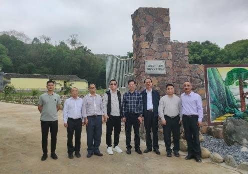 合作双方代表合影。