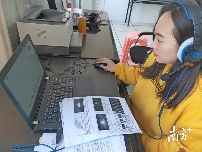 乳源教研团队教师正在上小学语文专递课。