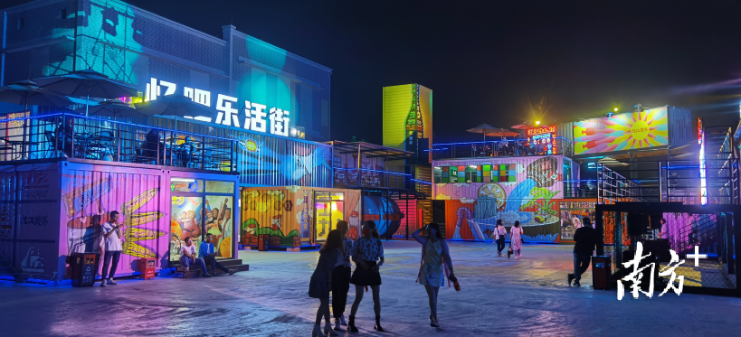 九江南国酒镇项目立足于九江双蒸及江堤生态风光带。受访者供图 九江南国酒镇项目立足于九江双蒸及江堤生态风光带。受访者供图