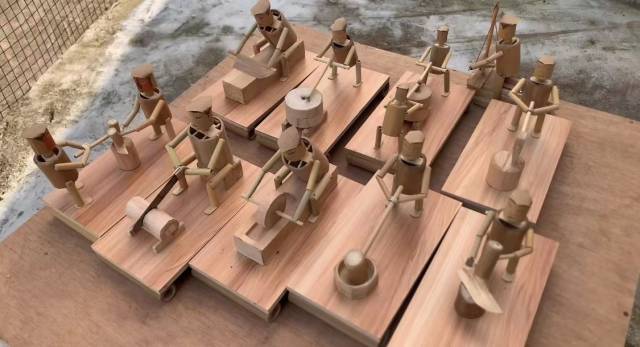 网友订购的竹节人