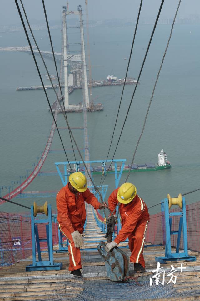 270米恐高者慎入挑战深中通道世界最高海上施工猫道船说广东