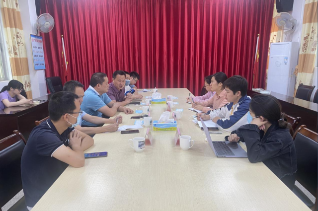 工作隊,、科技特派員團隊和楓朗鎮(zhèn)領導干部召開座談會