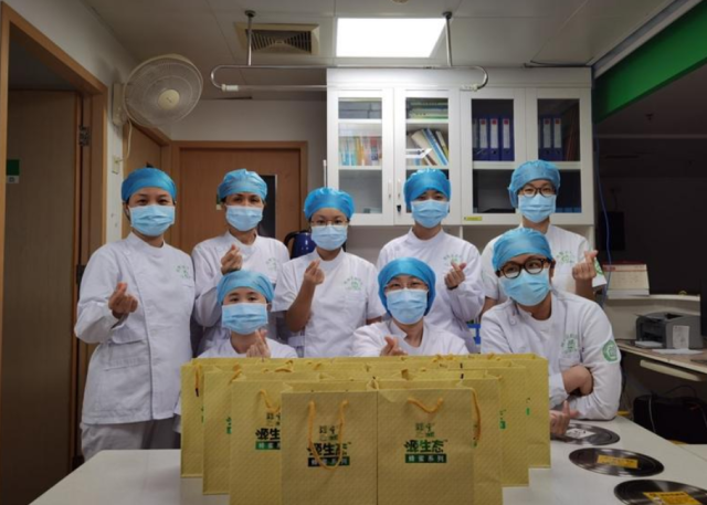 护士们开心合影