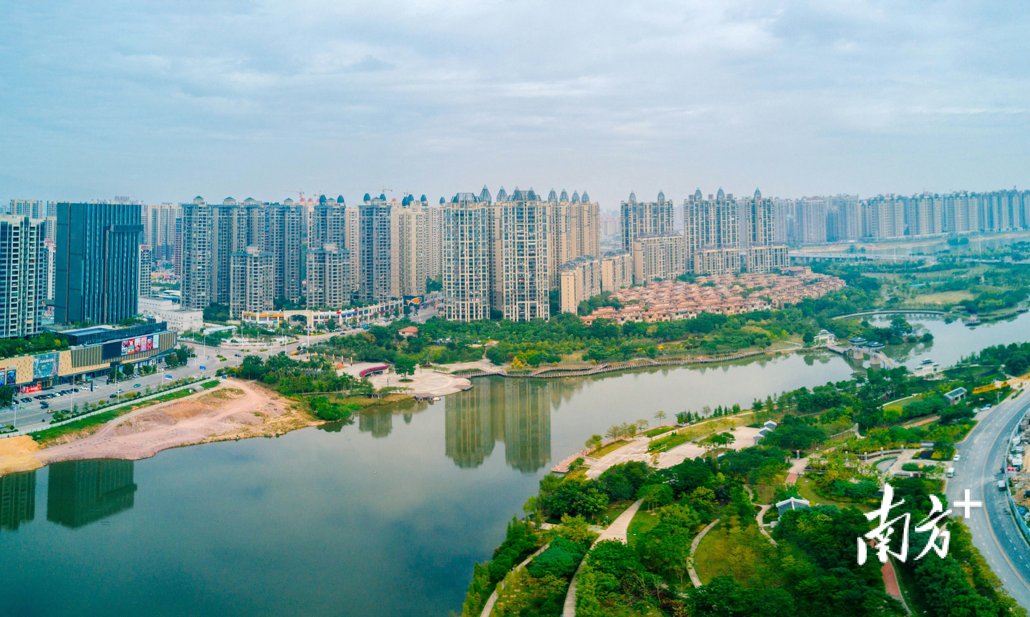    南方+ 张峰 拍摄