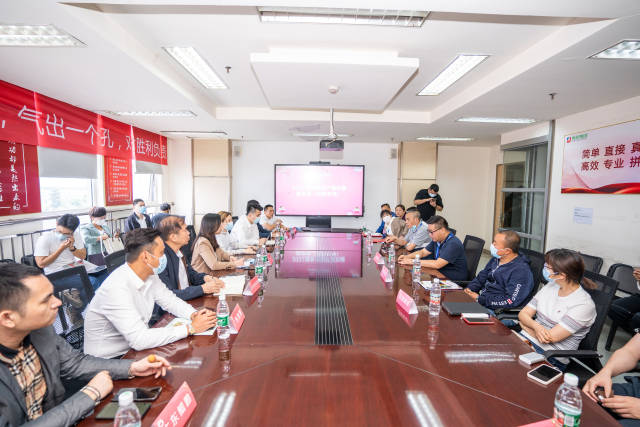 座谈会上各方代表畅所欲言