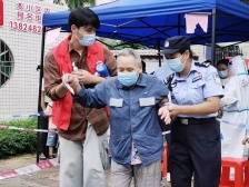 湛江抗疫“家”力量：母子肩并肩，兄妹齐上阵